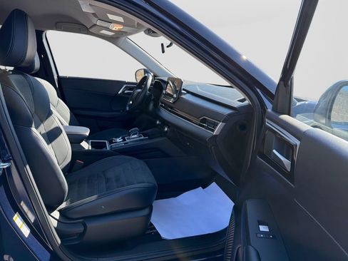 Used 2024 Mitsubishi Outlander SE image 30