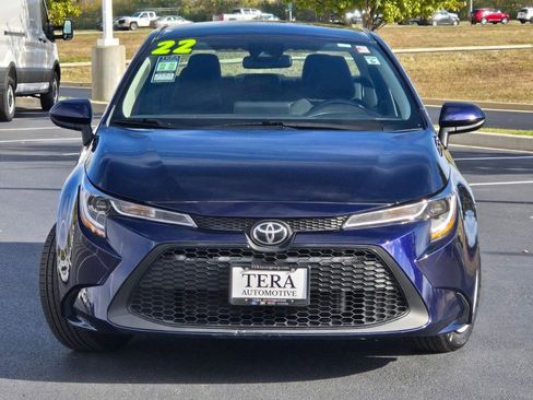 Used 2022 Toyota Corolla LE image 2