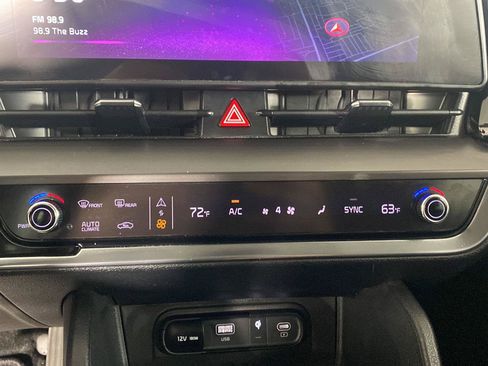 Used 2024 Kia Sportage EX AWD/4WD image 19