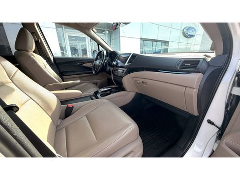 Used 2016 Honda Pilot Touring image 7