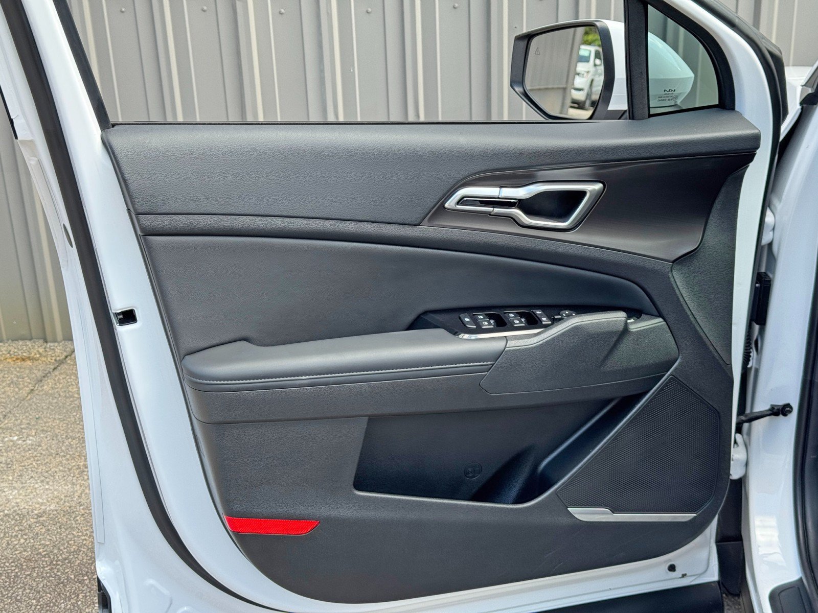 Used 2025 Kia Sportage EX w/ Premium Package FWD image 41