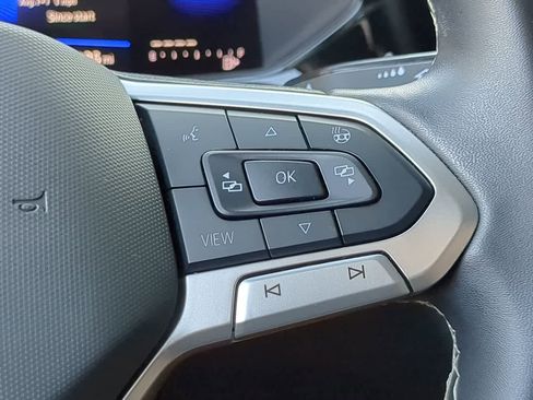 Used 2024 Volkswagen Taos SE image 24