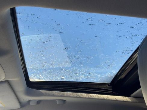 Used 2021 Jeep Cherokee Limited image 26