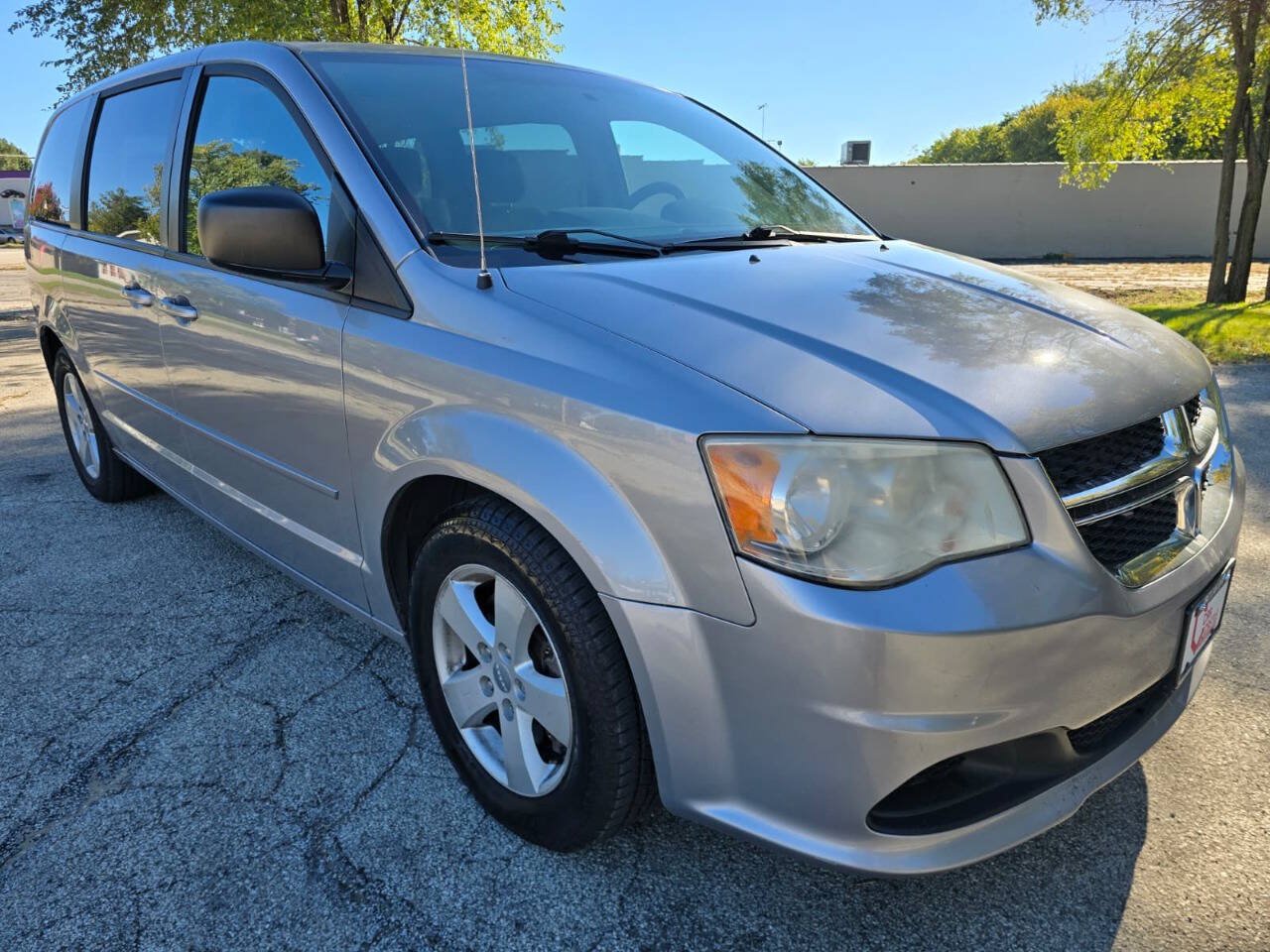 Used 2013 Dodge Grand Caravan SE FWD image 3