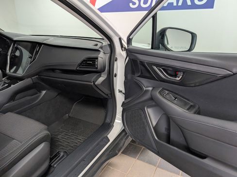 Used 2025 Subaru Outback Premium image 30