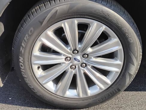 Used 2022 Ford Explorer Limited w/ Equipment Group 301A image 12