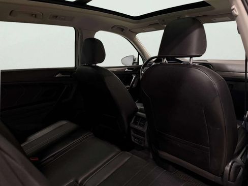 Used 2023 Volkswagen Tiguan SE AWD/4WD image 24