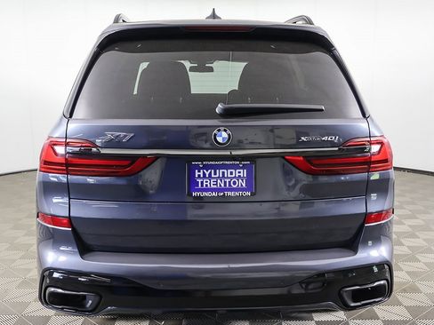 Used 2022 BMW X7 xDrive40i w/ M Sport Package image 18