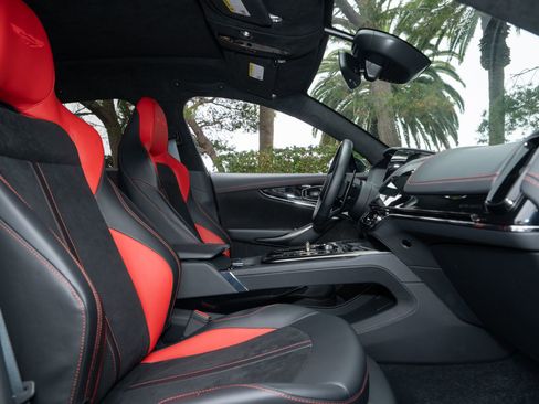Used 2025 Aston Martin DBX 707 AWD/4WD image 15