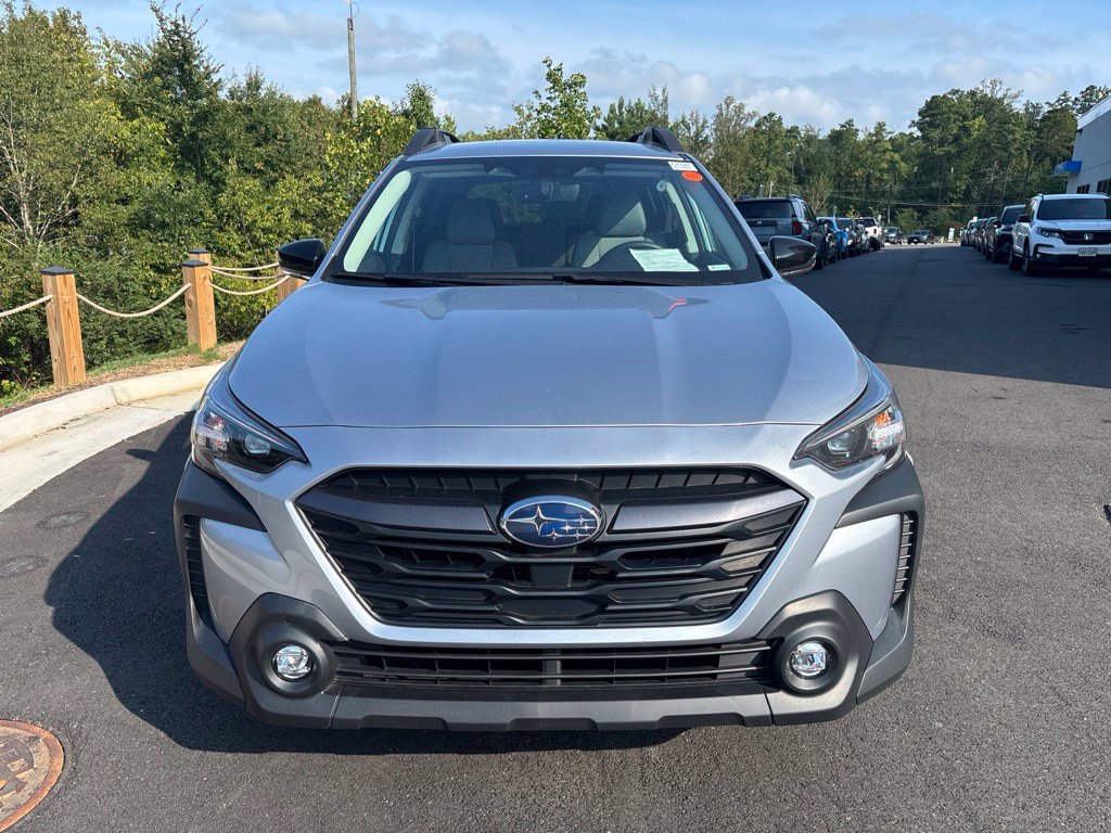 Used 2024 Subaru Outback Premium AWD/4WD image 2