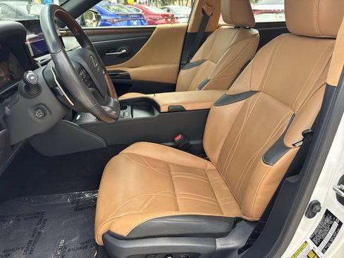Certified 2025 Lexus ES 350 w/ Technology Package FWD image 11