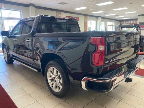 Used 2019 Chevrolet Silverado 1500 LTZ w/ LTZ Premium Package AWD/4WD image 3