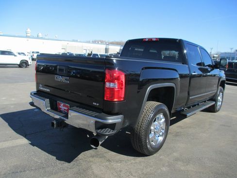 Used 2019 GMC Sierra 3500 SLT w/ Duramax Plus Package image 4