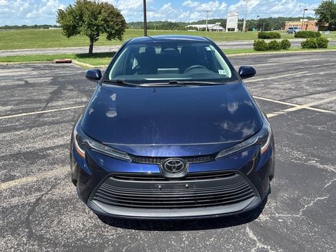 Used 2024 Toyota Corolla LE FWD image 2