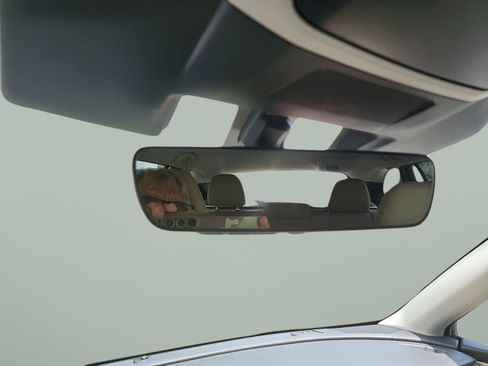 Used 2025 Subaru Outback Limited image 22