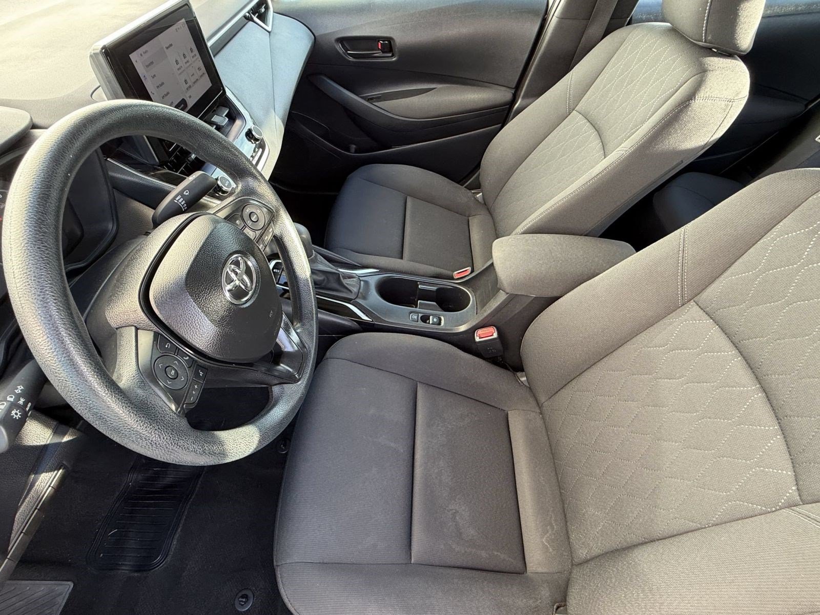 Used 2025 Toyota Corolla LE FWD image 28