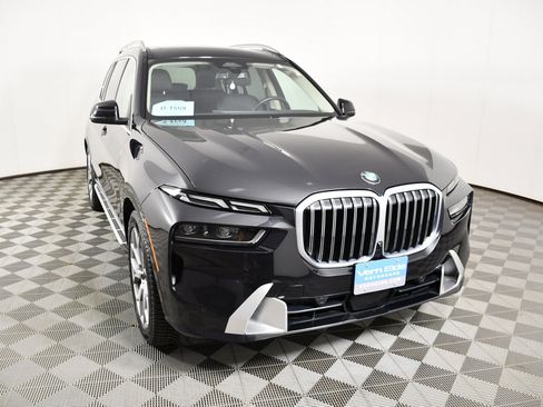 Used 2026 BMW X7 xDrive40i AWD/4WD image 3