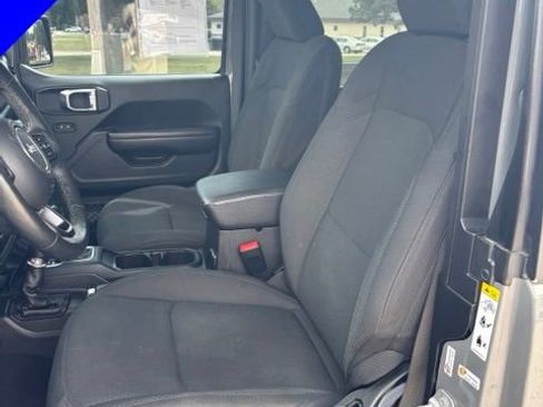 Used 2018 Jeep Wrangler Sport w/ Quick Order Package 24S AWD/4WD image 12