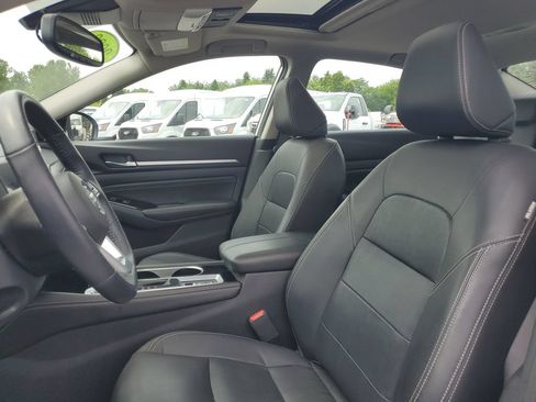 Used 2020 Nissan Altima 2.5 Platinum FWD image 8