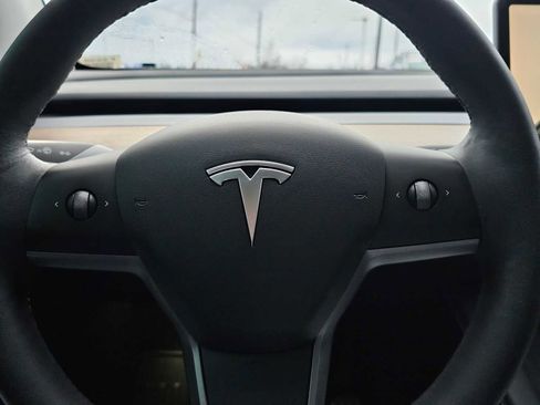 Used 2022 Tesla Model Y Performance image 25