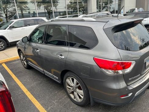 Used 2015 Nissan Pathfinder Platinum w/ Cargo Package FWD image 9