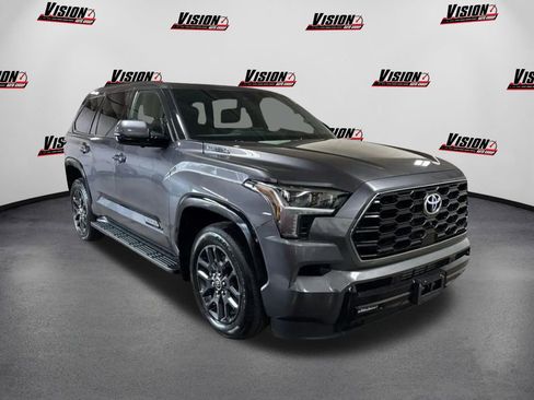 Used 2023 Toyota Sequoia Platinum image 3