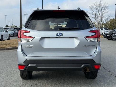 Used 2024 Subaru Forester Premium image 4