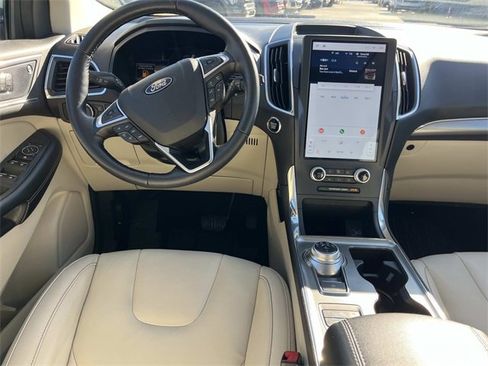 Used 2022 Ford Edge Titanium w/ Class II Trailer Tow Package image 15
