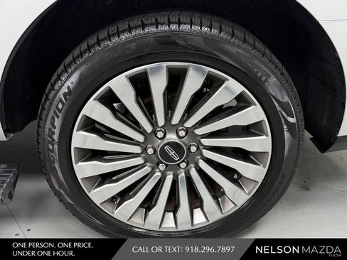 Used 2019 Lincoln Navigator Reserve w/ Cargo Package AWD/4WD image 12