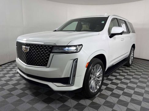 Used 2023 Cadillac Escalade Premium Luxury w/ Performance Package AWD/4WD image 3