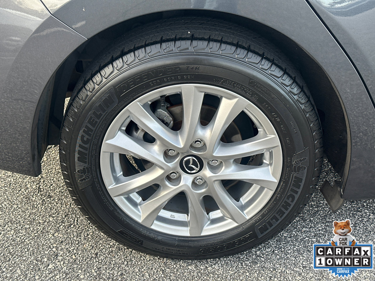 Used 2015 MAZDA MAZDA3 i Touring w/ Technology Package FWD image 17