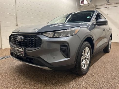 Used 2025 Ford Escape Active AWD/4WD image 5