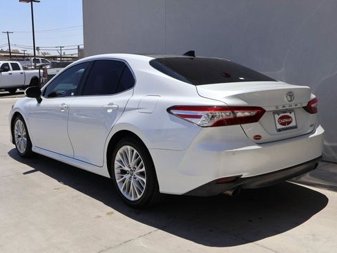 Used 2018 Toyota Camry XLE w/ Driver Assist Package FWD image 3