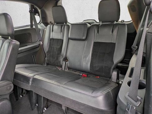 Used 2016 Dodge Grand Caravan SXT image 20