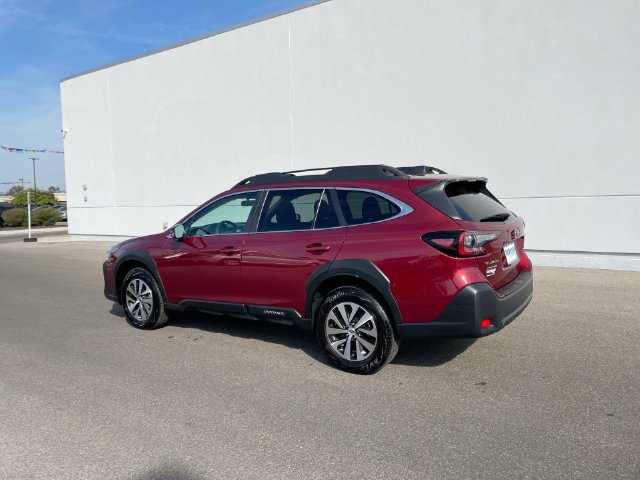 Certified 2025 Subaru Outback Premium AWD/4WD image 3