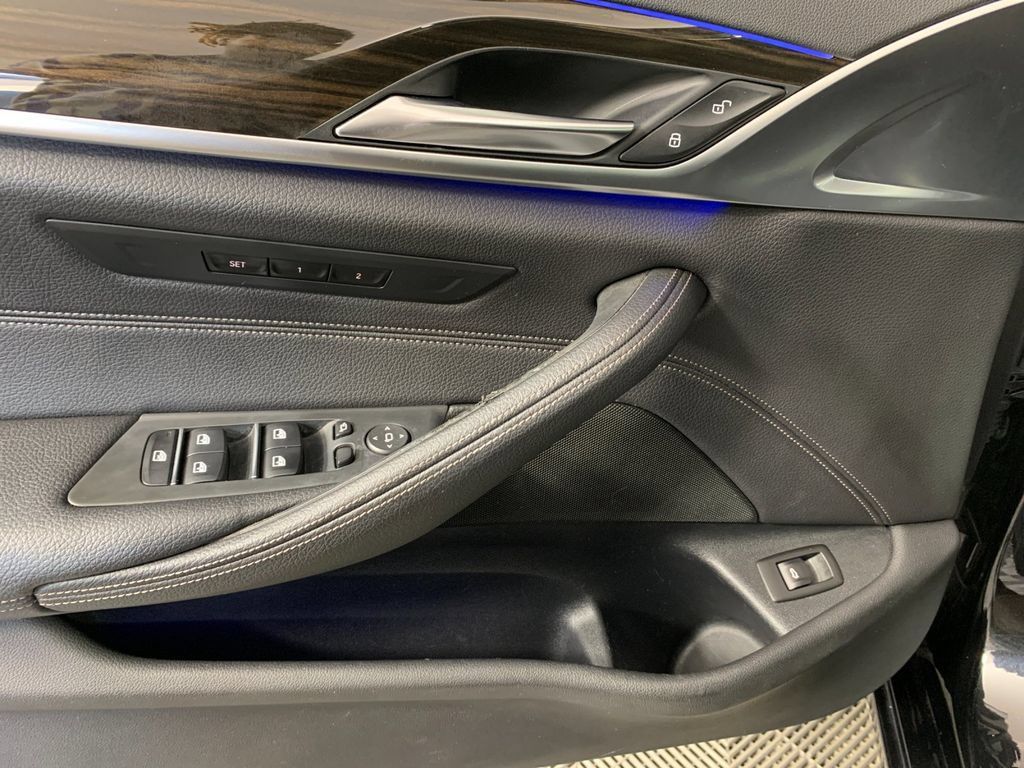Used 2018 BMW 530i xDrive AWD/4WD image 14