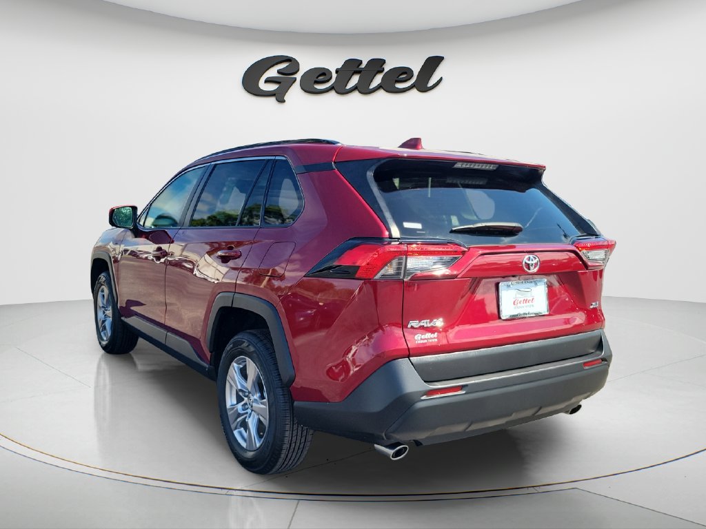 Used 2022 Toyota RAV4 XLE FWD image 7