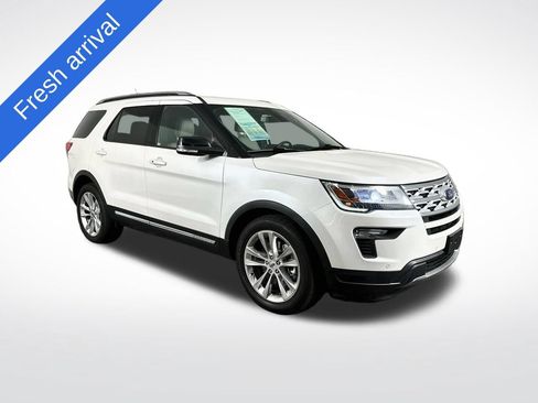 Used 2018 Ford Explorer XLT w/ Equipment Group 202A FWD image 1