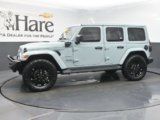 Used 2024 Jeep Wrangler Unlimited Sahara w/ Technology Group AWD/4WD image 37
