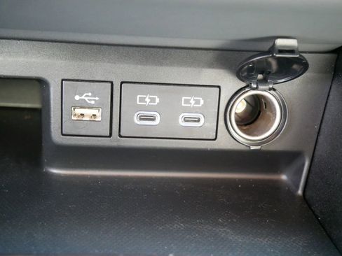 Used 2023 Toyota Highlander Limited image 21