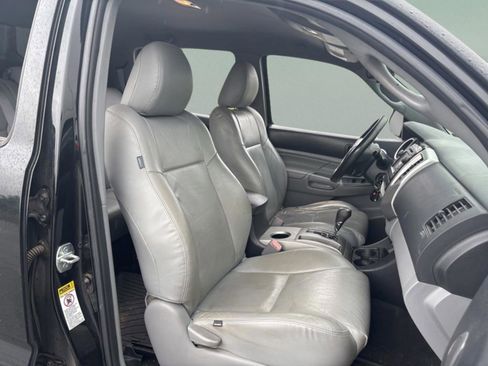 Used 2013 Toyota Tacoma 4x4 Double Cab w/ TRD Sport Pkg image 32