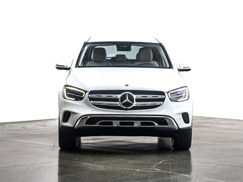 Used 2022 Mercedes-Benz GLC 300 image 3