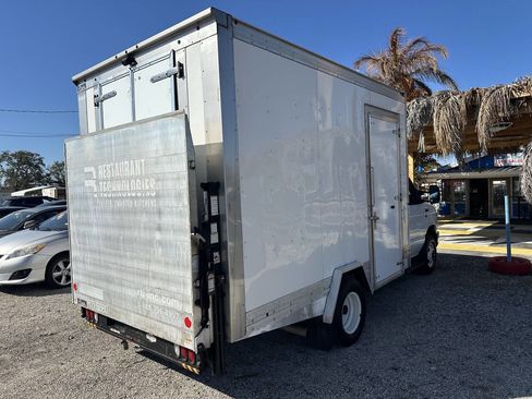 Used 2019 Ford E-350 and Econoline 350 Super Duty w/ Power Windows & Locks Group image 5