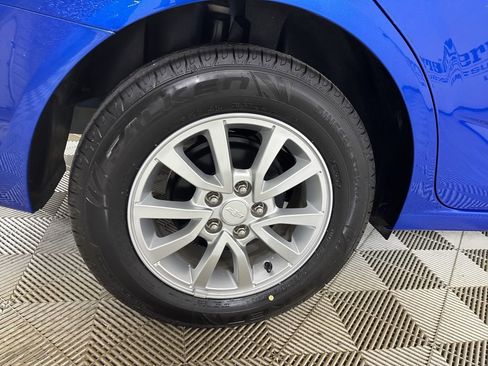 Used 2020 Chevrolet Sonic LT w/ Convenience Package image 28