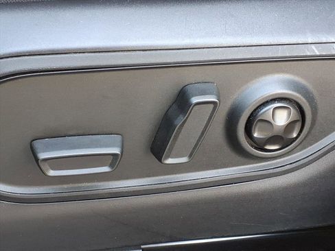 Certified 2024 Jeep Grand Cherokee L Limited w/ Luxury Tech Group II image 21