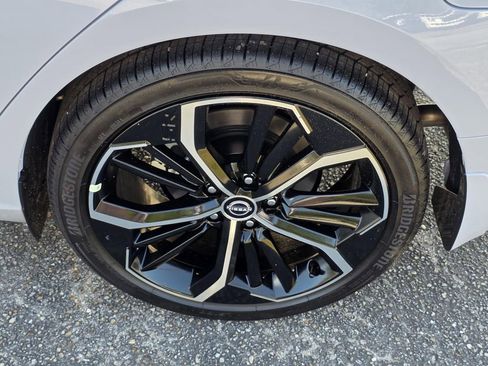 New 2025 Nissan Altima 2.5 SR w/ SR Premium Package FWD image 29