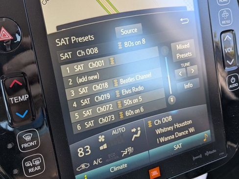 Used 2018 Toyota Prius Prime Advanced image 11