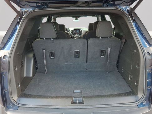 Used 2023 Chevrolet Traverse LT w/ Rear Camera Mirror Package AWD/4WD image 28