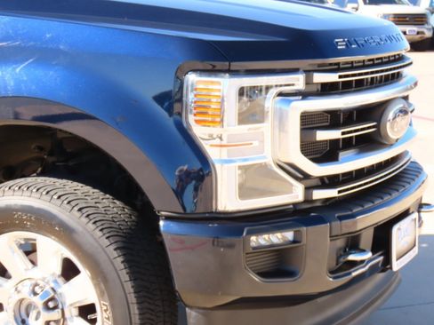Used 2022 Ford F250 Platinum w/ FX4 Off-Road Package image 6