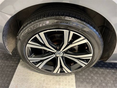 Used 2021 Volkswagen Passat 2.0T SE image 12